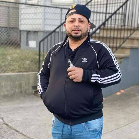 Meet your Posher, Luis - Picture 1 of 1